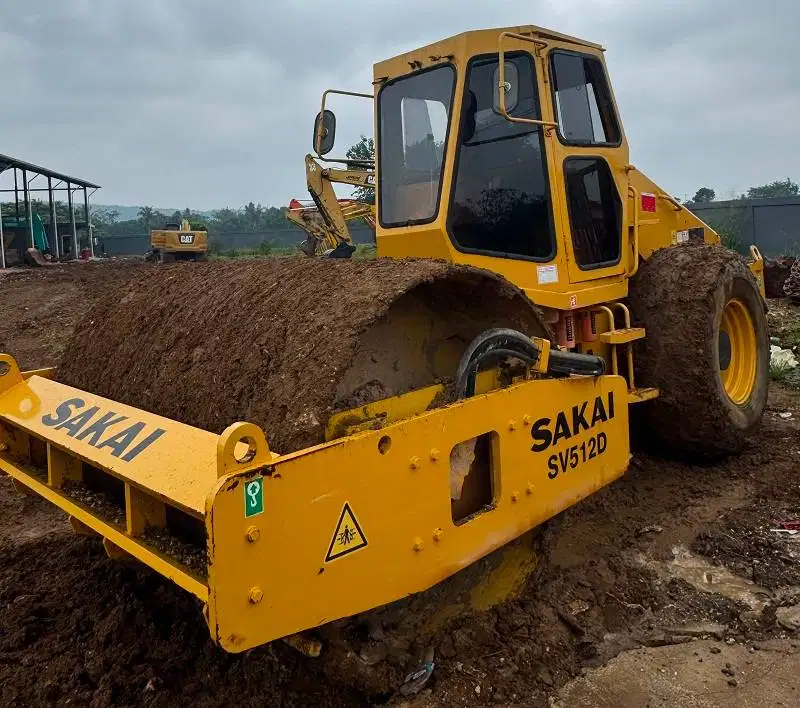 Dijual Vibro / Compactor Sakai model SV512D Tahun 2012