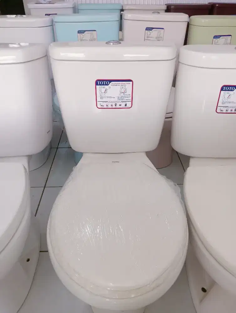 kloset duduk Toto type sw660nj warna cream muda