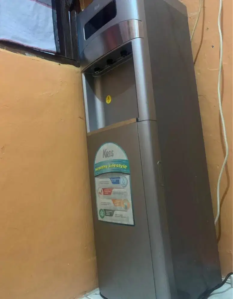 Dispenser galon bawah