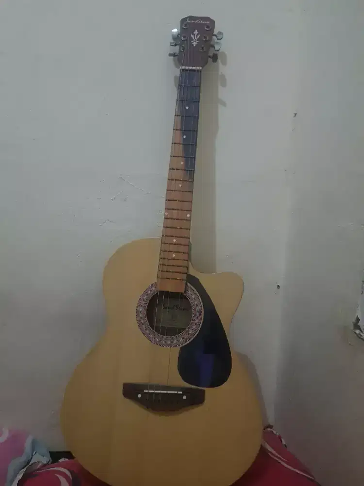 Gitar akustik second