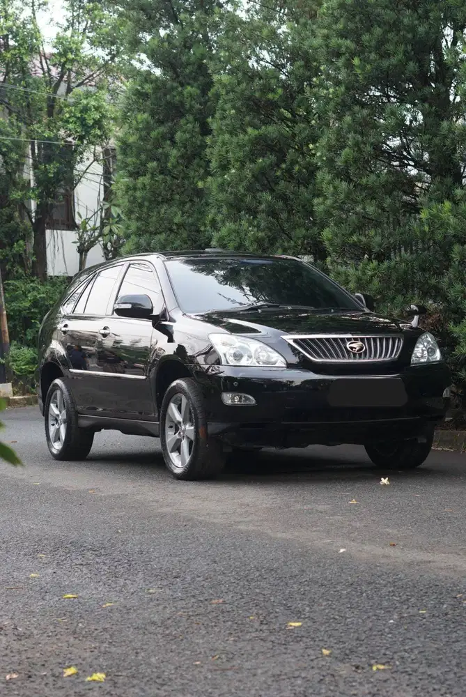 TOYOTA HARRIER 2.4 L PREM (AT) 2011