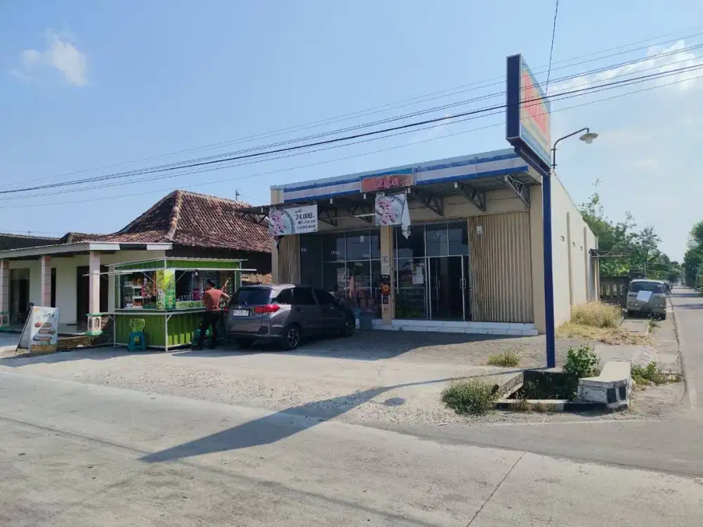 Disewakan ruko besar dekat lapangan Nguwer Sragen