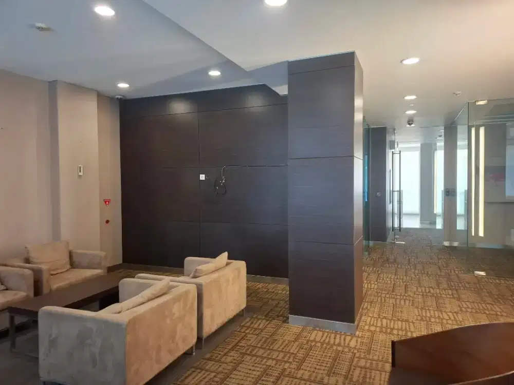 Disewakan gedung 3lt 760m2 Jl. Ir. H. Juanda ; Bandung