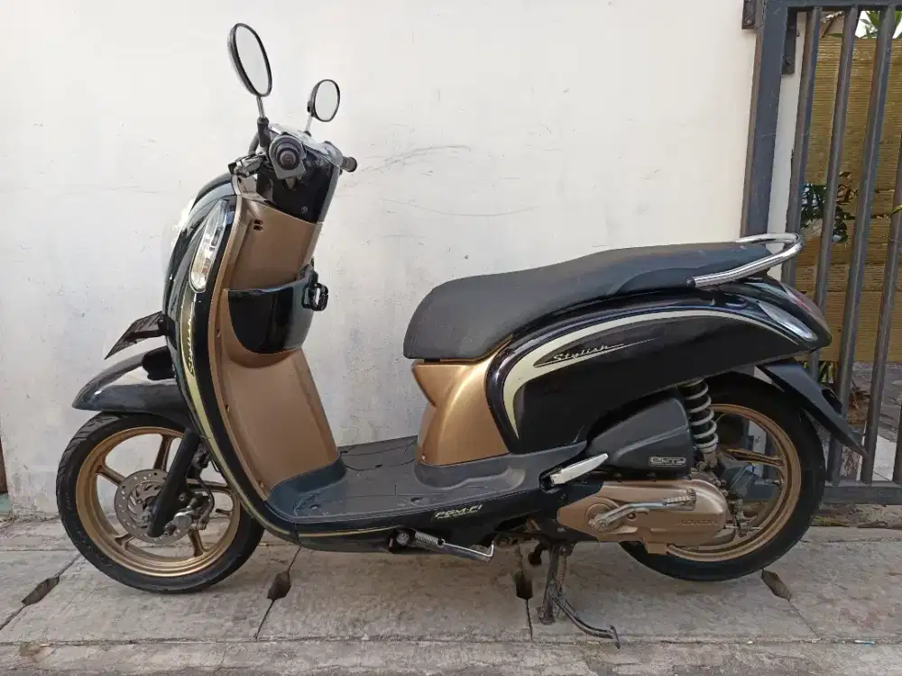 Scoopy esp 2016  lengkap bagus