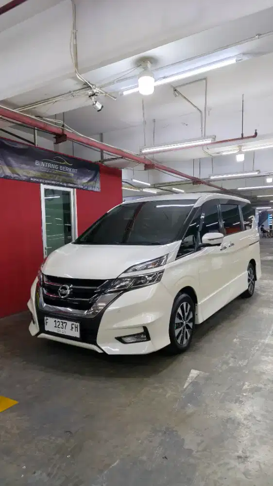 Serena HWS 2019 putih bukan voxy