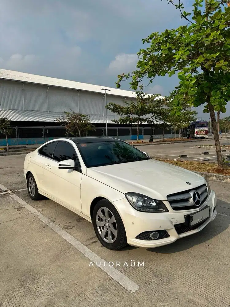 RARE ITEM !! C180 Coupe Avantgarde 2012 CBU