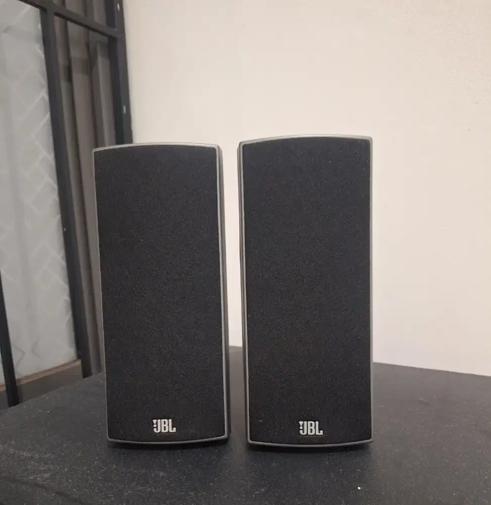 Sepasang speaker JBL