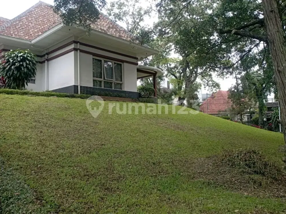 Rumah Klasik Cipaganti Pusat Bandung Kota Lokasi Premier SHM