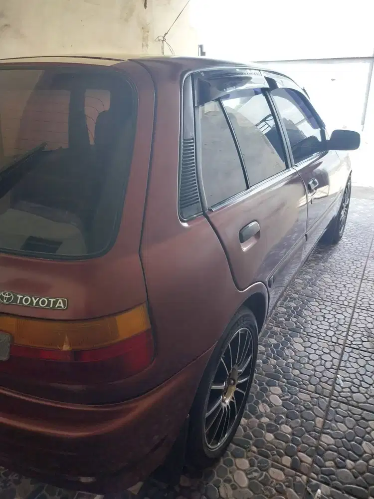 Dijual mobil bekas toyota starlet