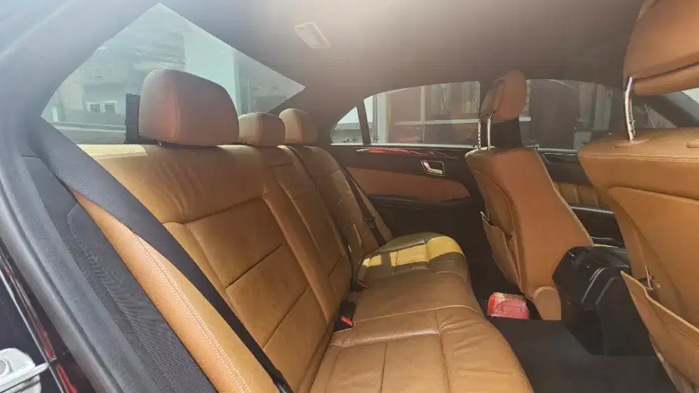 E 250 Hitam Avantg