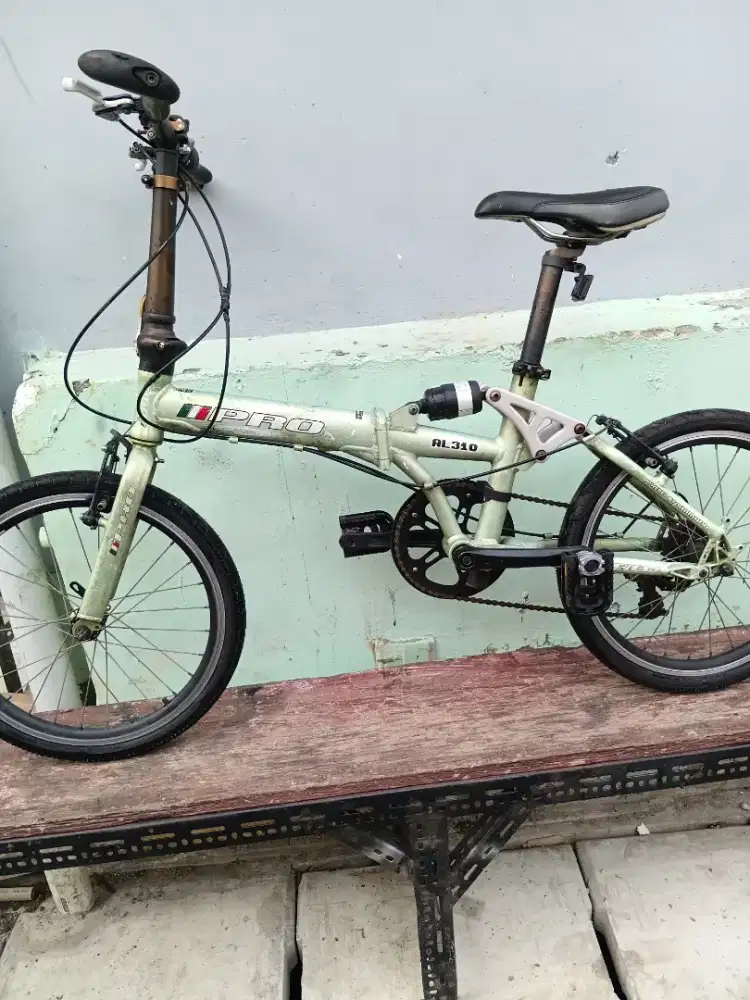 Sepeda lipat merk Pro Al 310 ukuran 20
