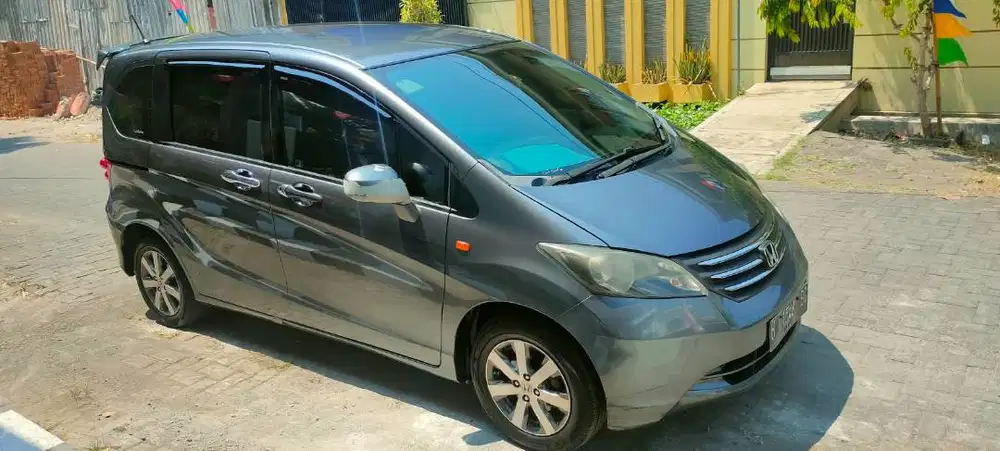 Dijual Honda Freed PSD A/T 2010 SIAP PAKAI ISTIMEWA