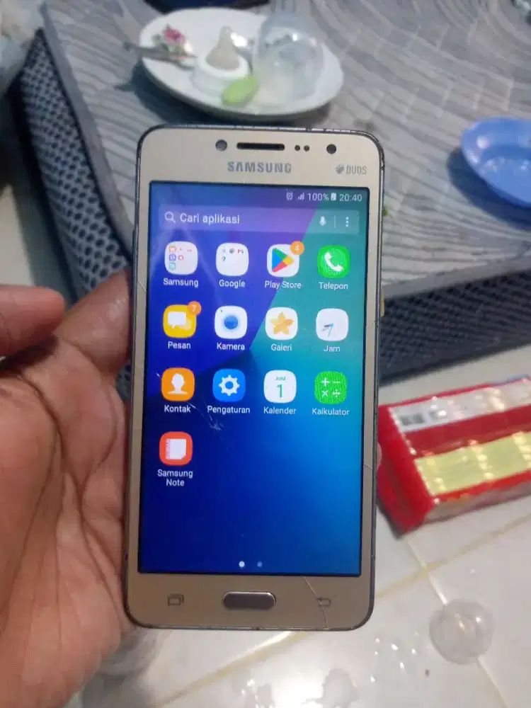 Jual hp Samsung j2 prime jaringan 4G LTE minus retak lcd nya