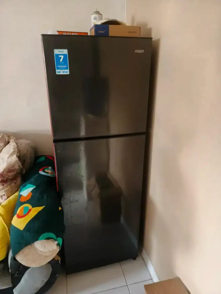 DIJUAL KULKAS AQUA 2 PINTU
