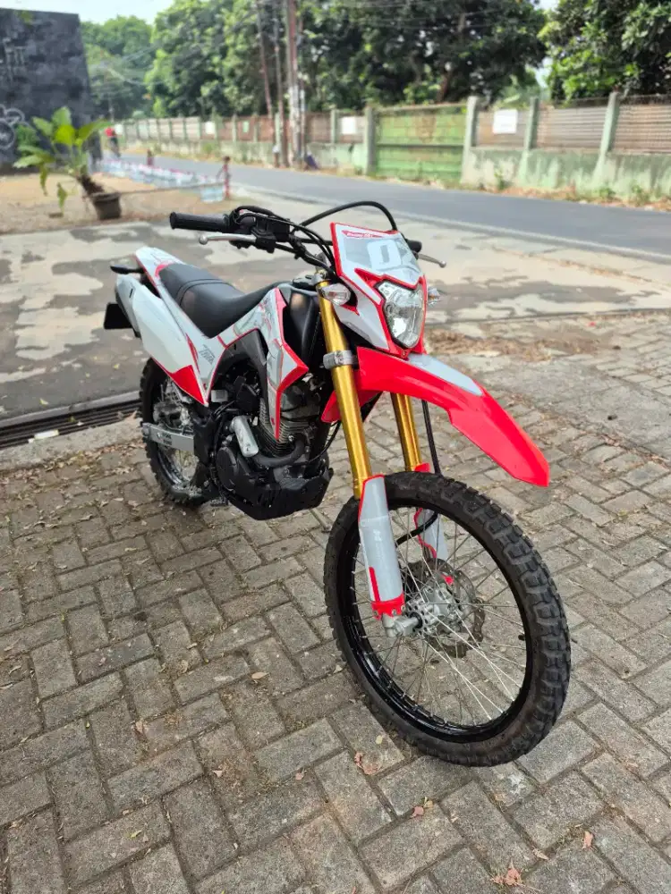 Dijual Honda CRF 150 L tahun 2023 surat lengkap