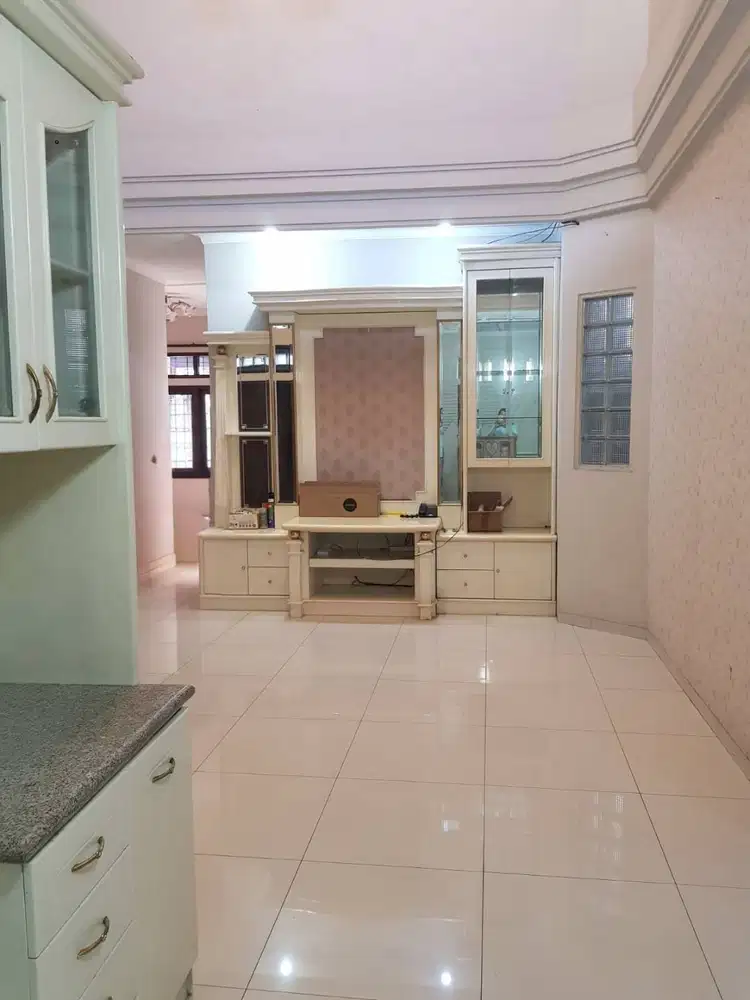 Dijual Rumah Cantik 2 Lantai di Taman Kopo Indah TKI 1 Bandung