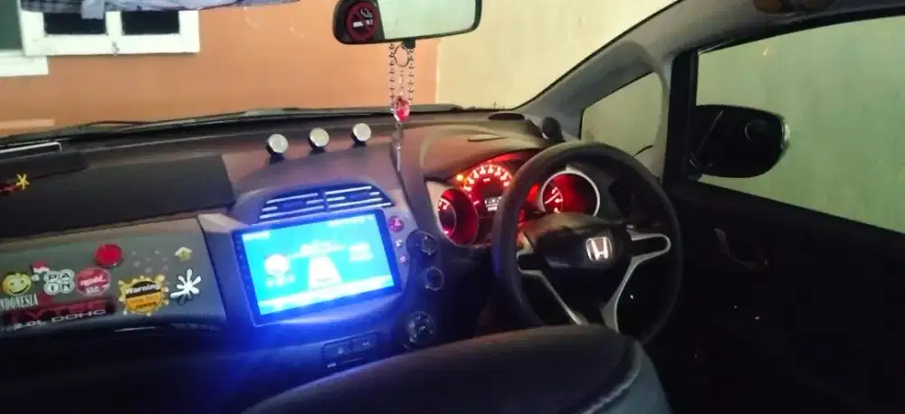 JUAL CEPAT HONDA JAZZ RZ 2010 MATIC TIPE TERTINGGI