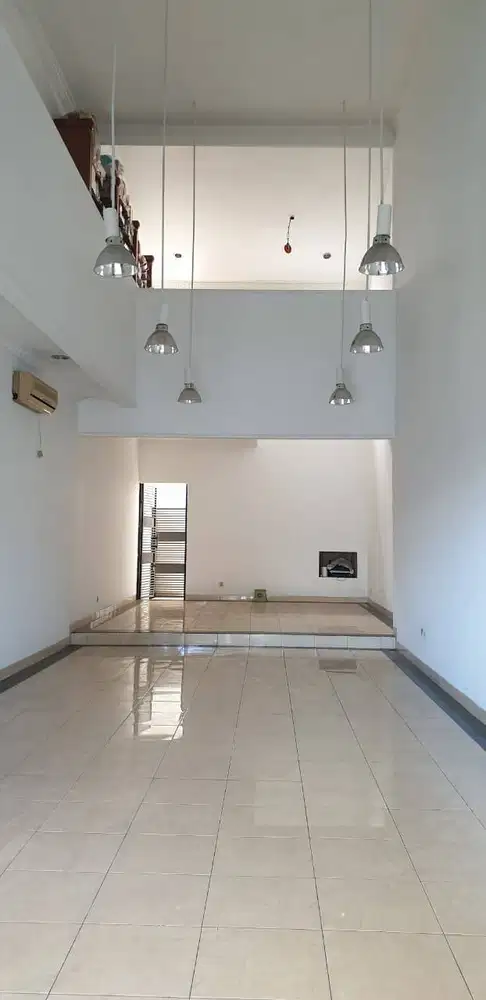Disewakan Ruko di Main Road Jln. Jenderal Sudirman Bandung