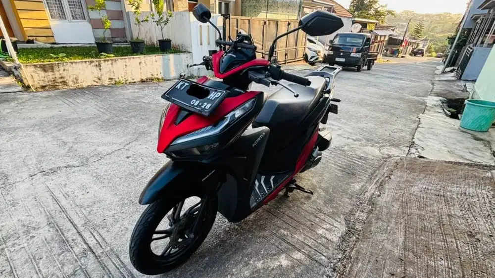 Varion 150 cc tahun 2021 warna Hitam Merah