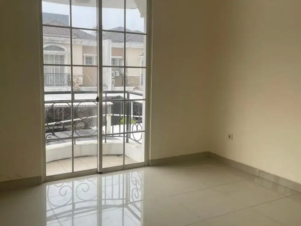 DIJUAL RUMAH GREENLAKE CITY WEST EUROPE MURAH