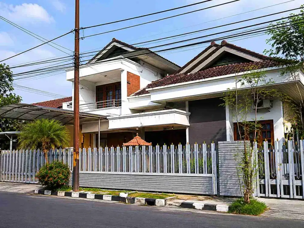 dijual rumah dharmahusada dekat kampus
