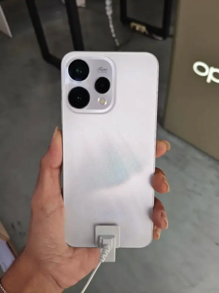 Oppo Reno15 5G Aurora White