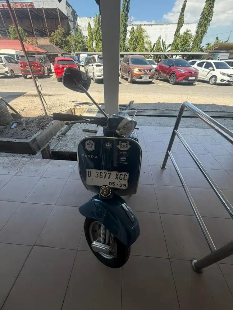 Vespa Super 1977