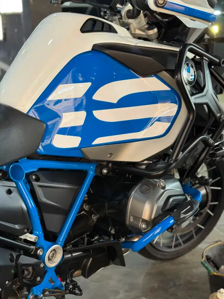 Motor Bmw r1200gsa 2015 repaint rallye . Fullpaper on