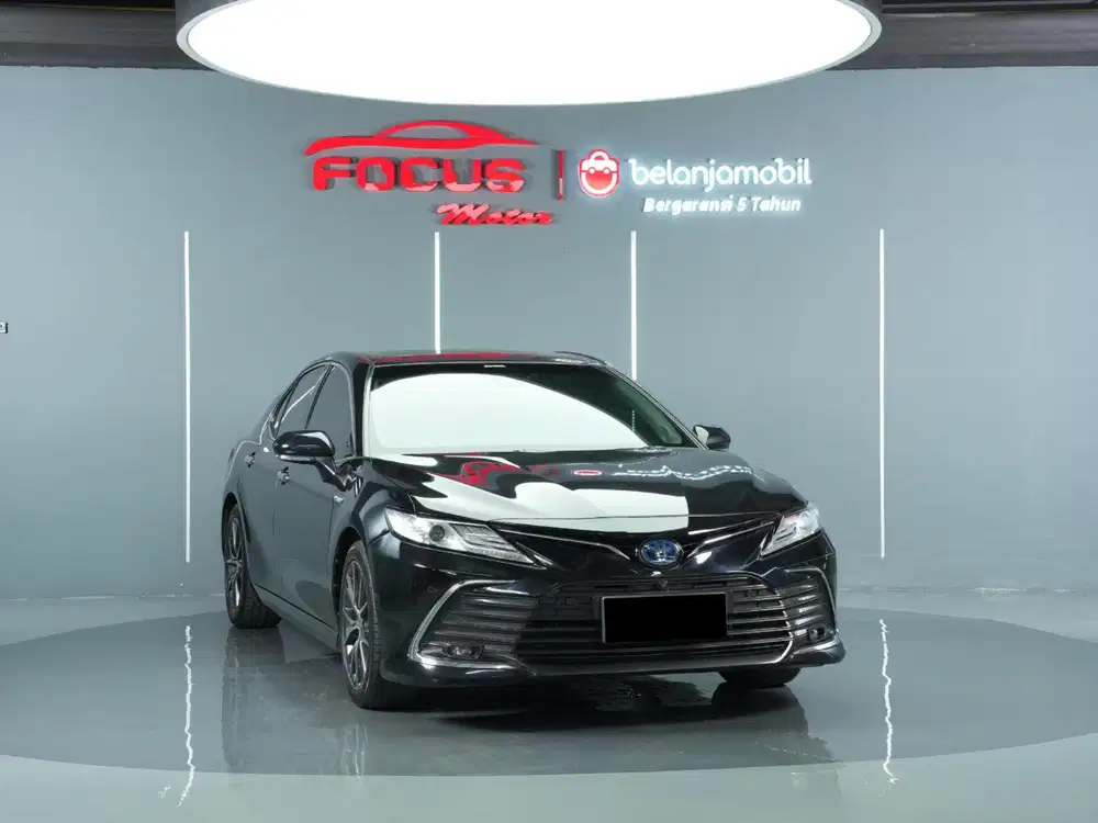 Toyota Camry 2.5 Hybrid TSS Sunroof JBL AT Hitam Metalik NIK 2022