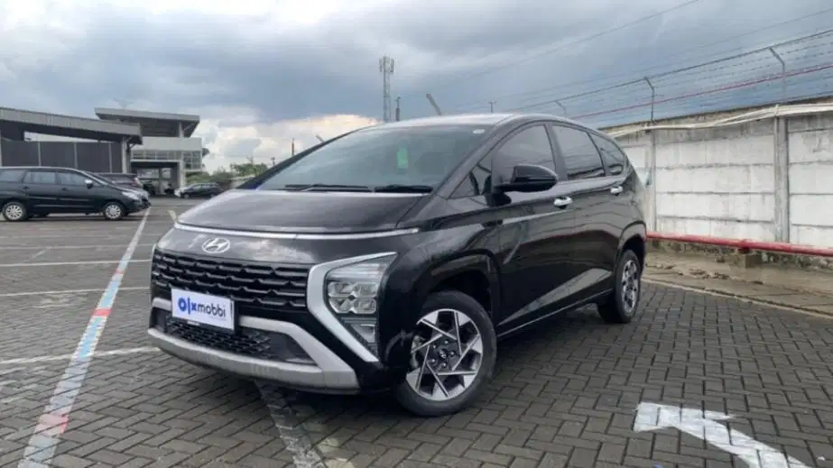 DP MURAH Hyundai Stargazer 1.5 Prime Bensin-AT 2022 Hitam CDKBB