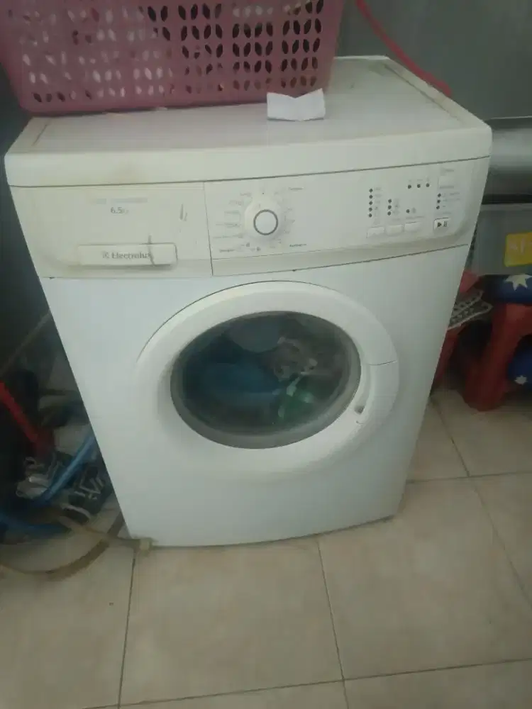 Dijual mesin cuci rusak electrolux