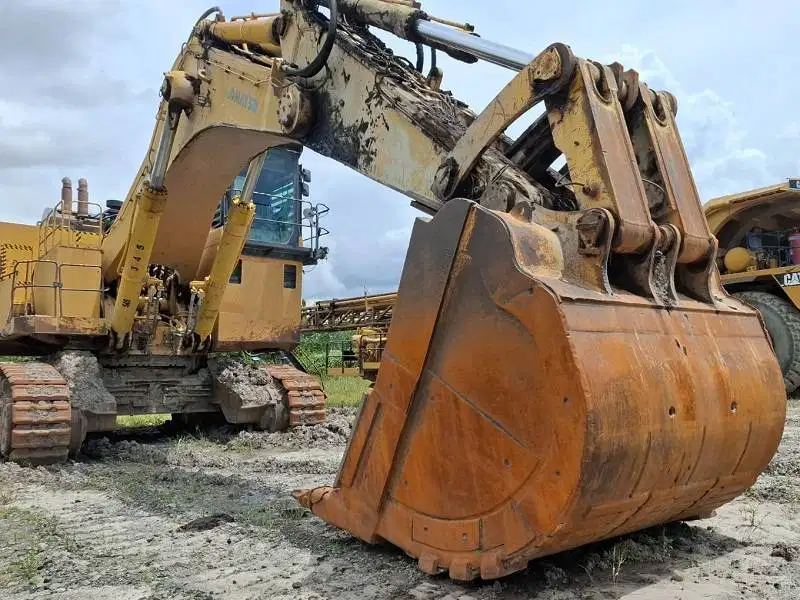 Dijual Excavator Komatsu PC2000-8 Tahun 2011