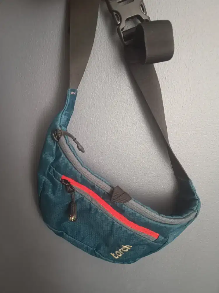 Tas selempang Torch