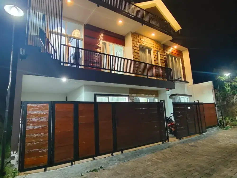 VILLA MEGAH 3 KAMAR DENGAN KOLAM RENANG KOTA BATU