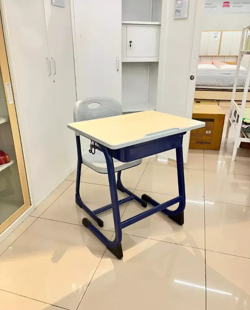 Meja sekolah set