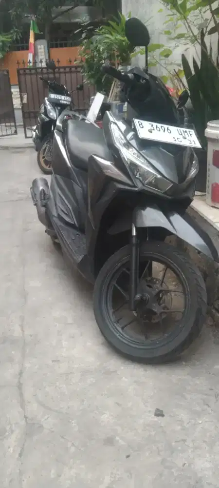 Dijual Vario 125 2016 surat lengkap pajak 2022 kondisi sehat body aman