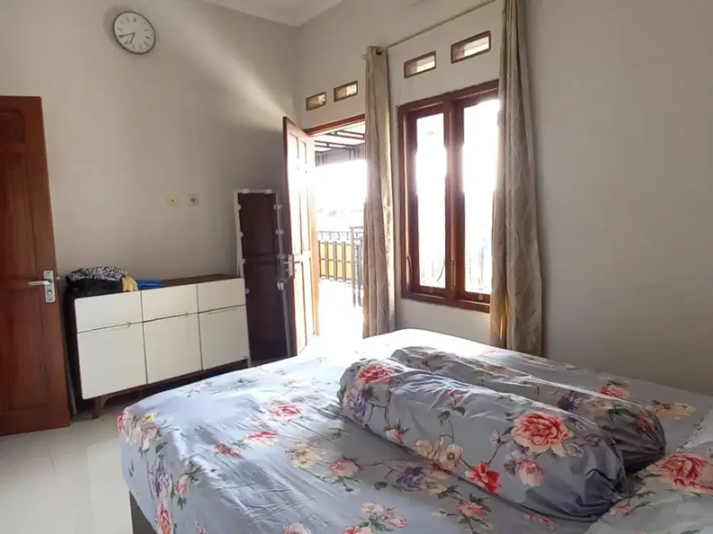 Dijual Rumah Bagus Adem di Solo Siap Huni Akses Strategis