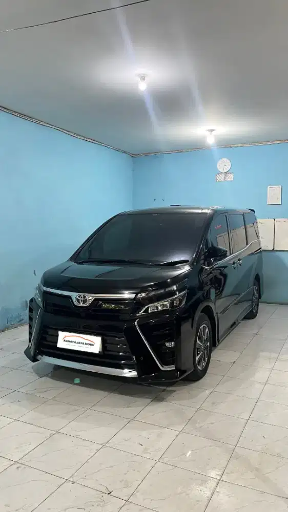 Voxy 2.0 Luxury AT 2018/2019, Bebas Laka & Banjir Kilometer Rendah