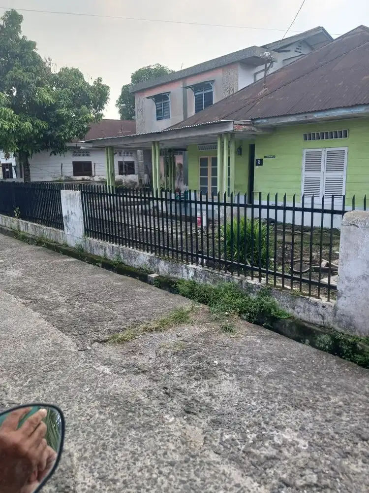Dijual tanah beserta bangunan