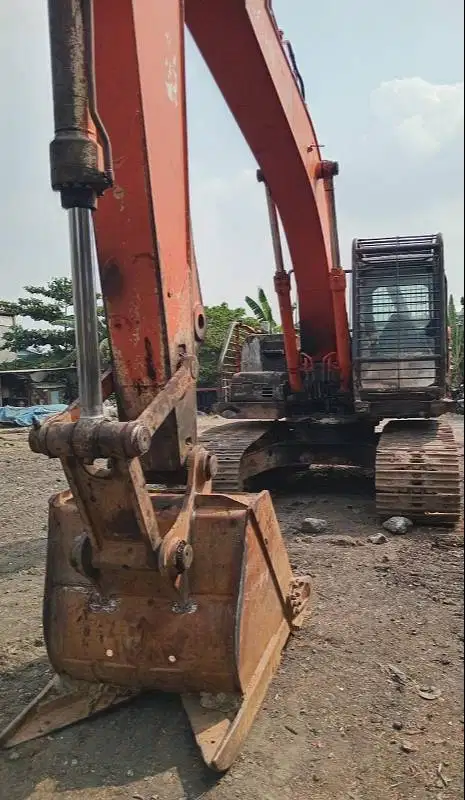 Dijual Excavator Hitachi ZX210F-5G Tahun 2019