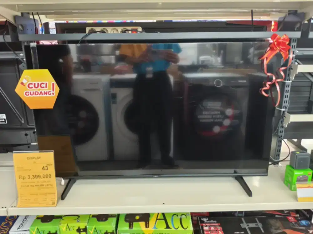 Clearance Sale TV Aqua 43inch