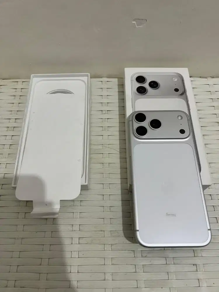 IPHONE 17 PM 256GB RESMI IBOX FULL ORI MULUS LIKE NEW