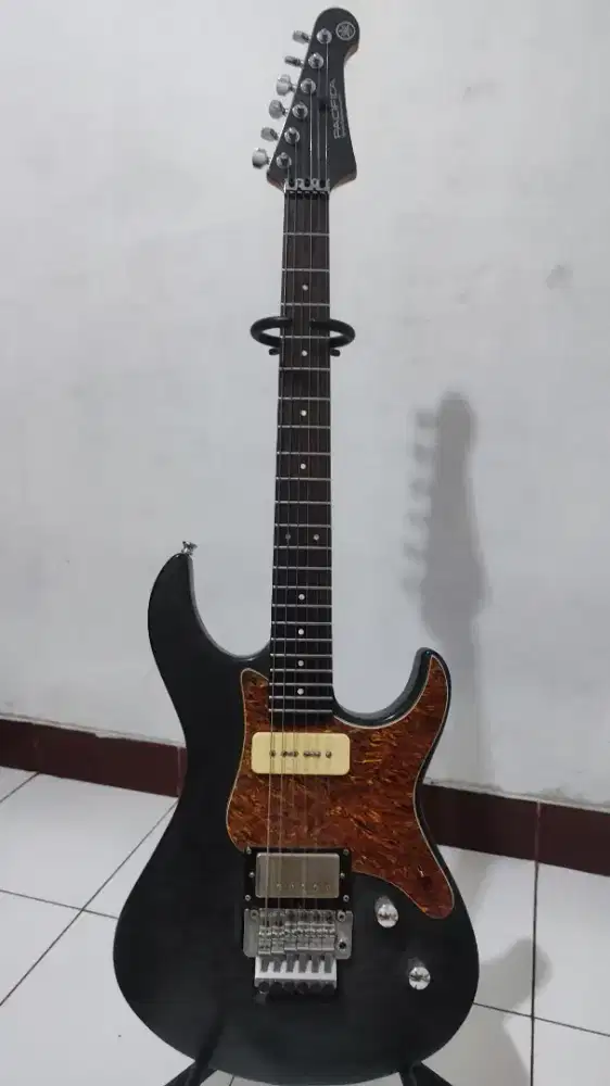Yamah Pacifica 611