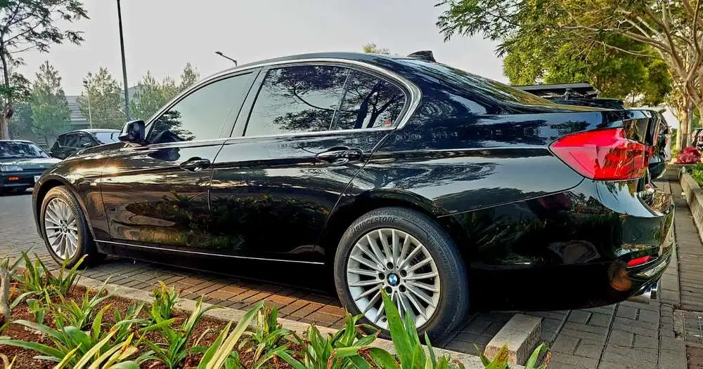 BMW 320i Luxury LCI 2018
