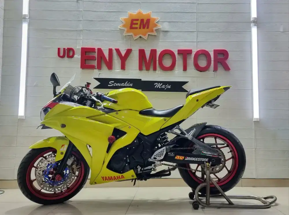 UD ENY MOTOR - Yamaha R25 thn 2016 buruan