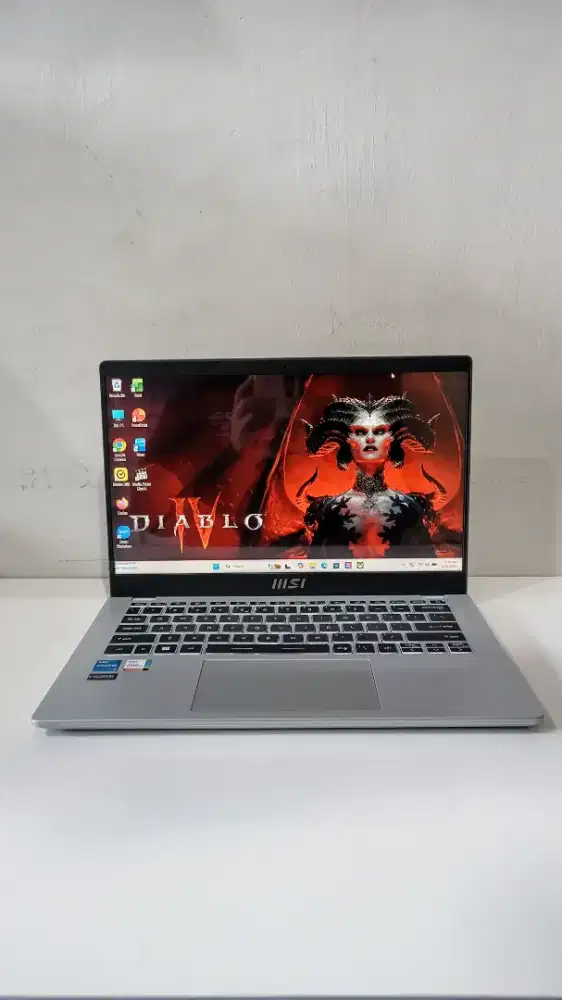 Laptop bekas MSI Modern 14 C12M0 Intel Core i5-Gen12 , Ram 8Gb