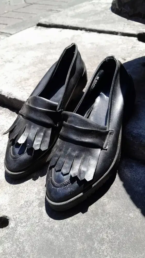 Sepatu loafers MKS