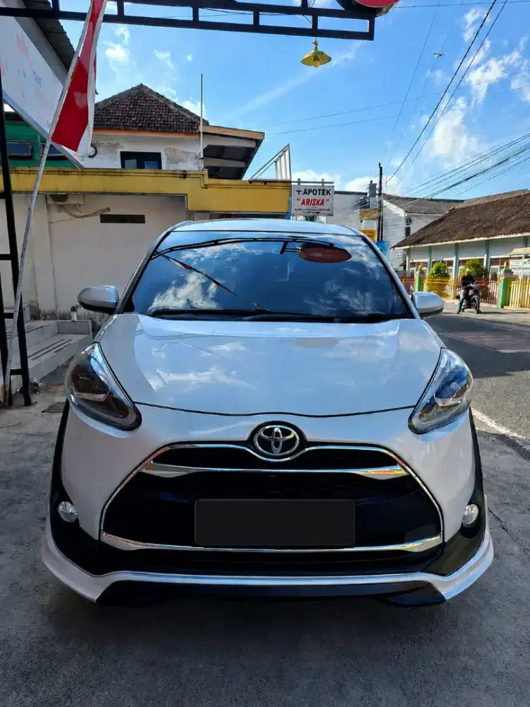 Toyota Sienta Q 2017 A/T
