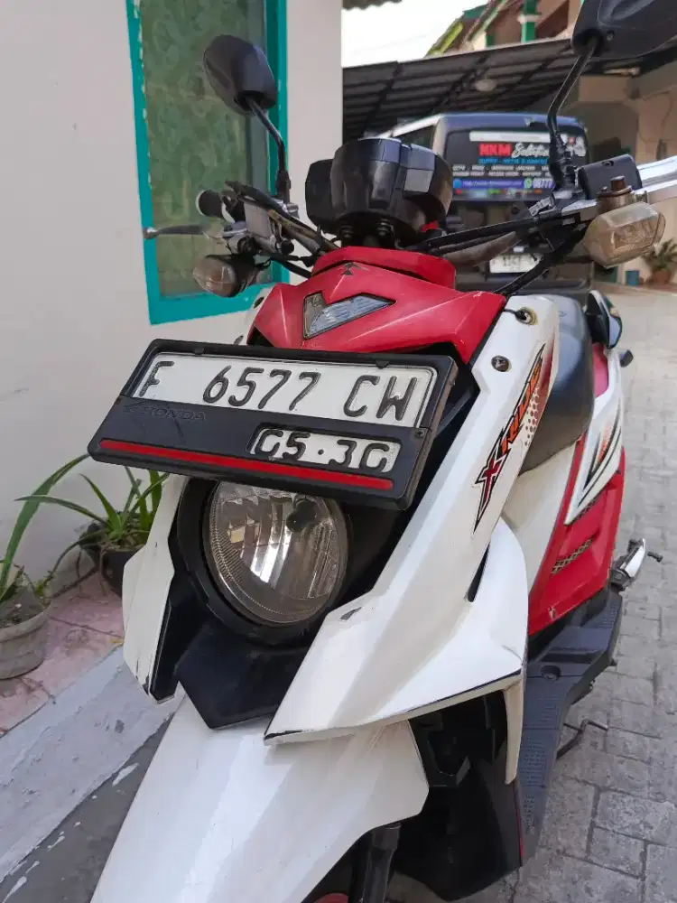 Jual atau tuker tambah yamaha Xride 2014 gress
