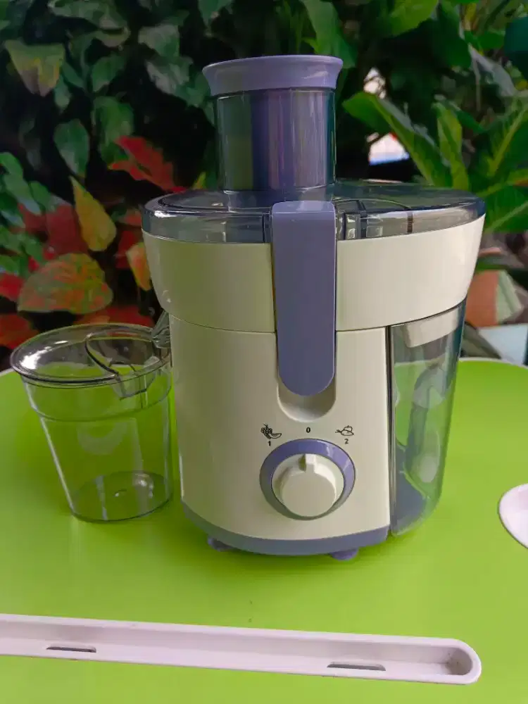 Juicer Philips HR1811